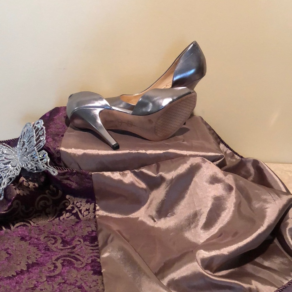 High Heels - Picture 5 of 7